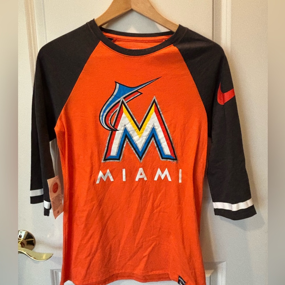 Nike Miami Marlins Women’s Medium Baseball Shirt New
